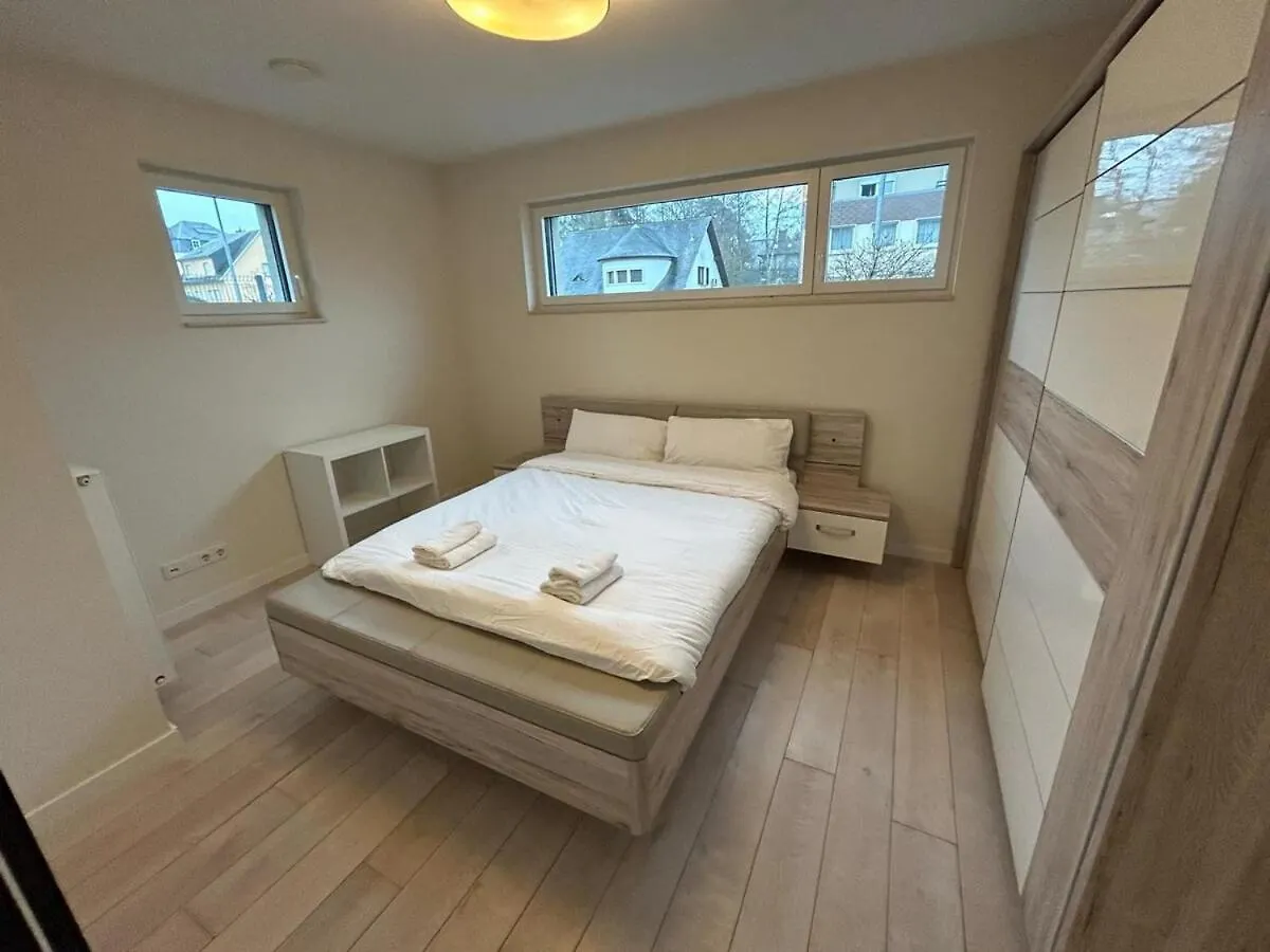 Modern 2 Bed With Garden - Bridel Apartment