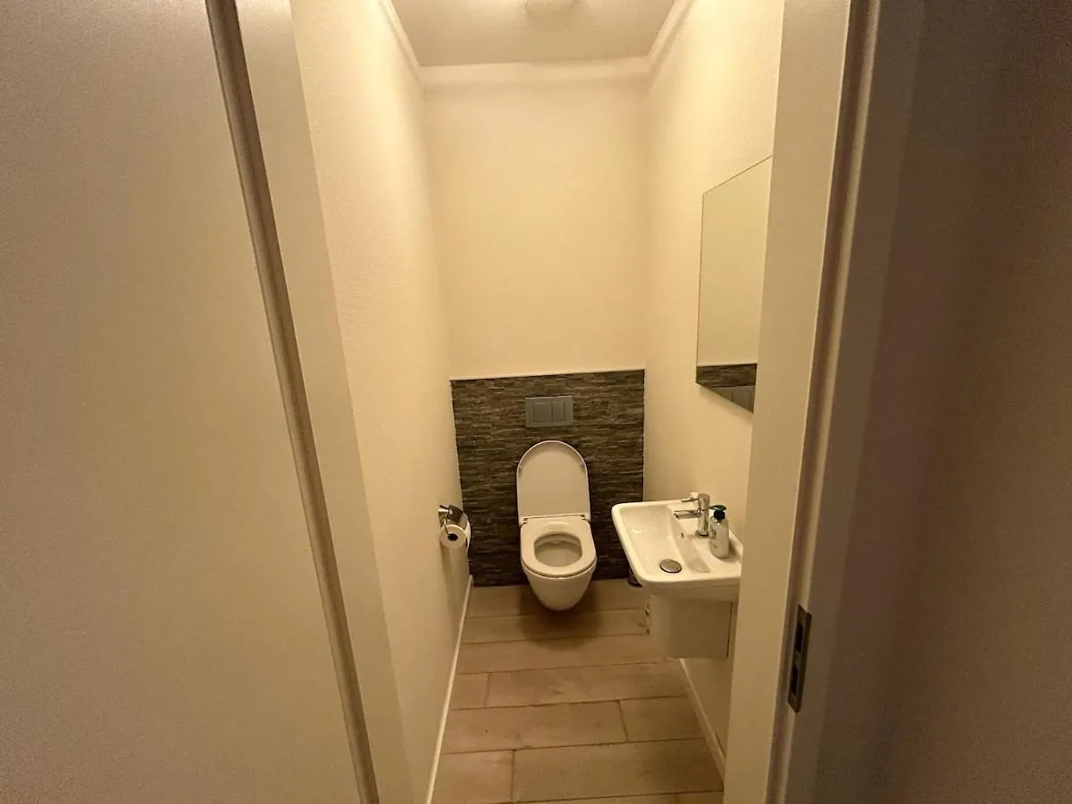 Modern 2 Bed With Garden - Bridel Apartment