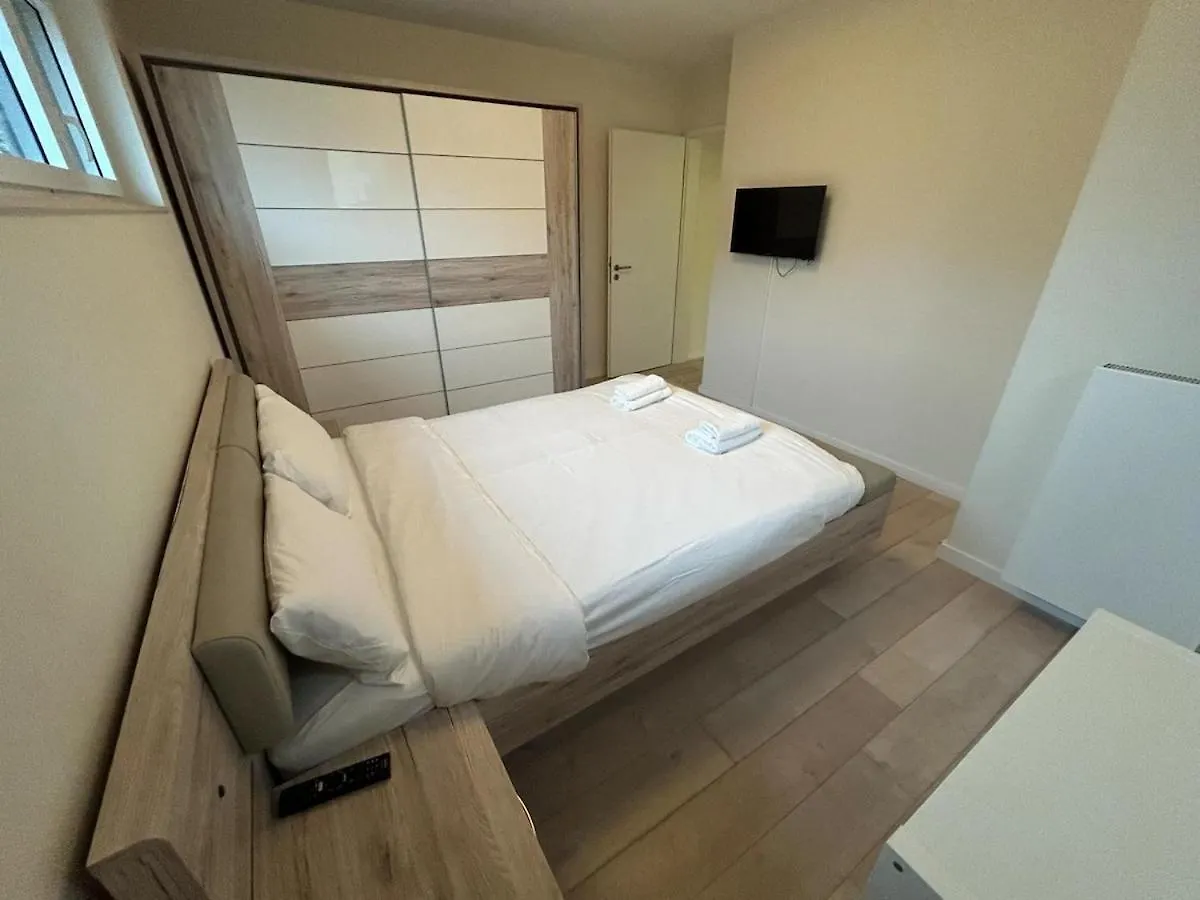 Modern 2 Bed With Garden - Bridel Apartment 0*,